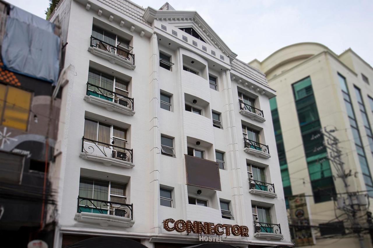 Oyo 821 Connector Hostel Макати Экстерьер фото