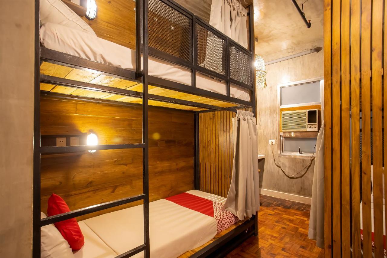 Oyo 821 Connector Hostel Макати Экстерьер фото