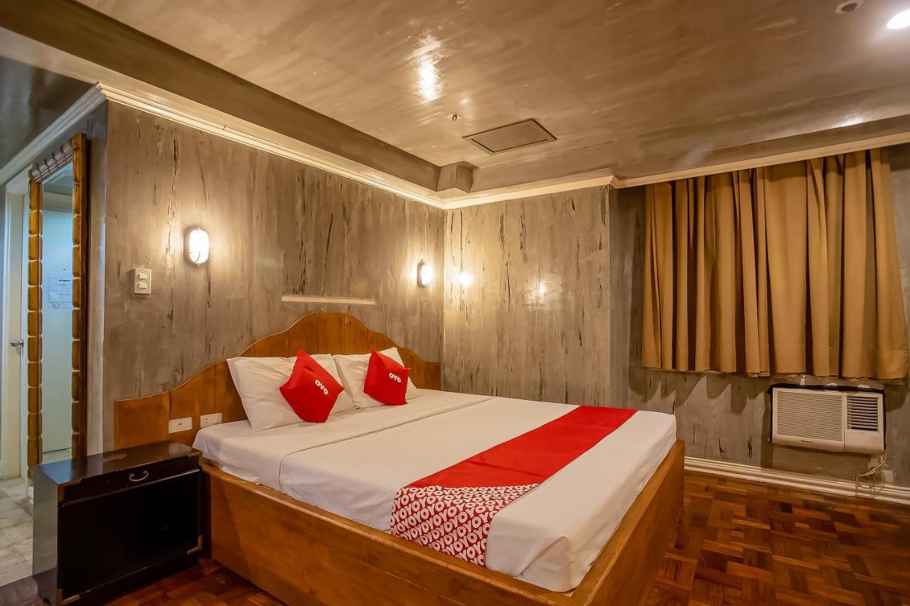 Oyo 821 Connector Hostel Макати Экстерьер фото
