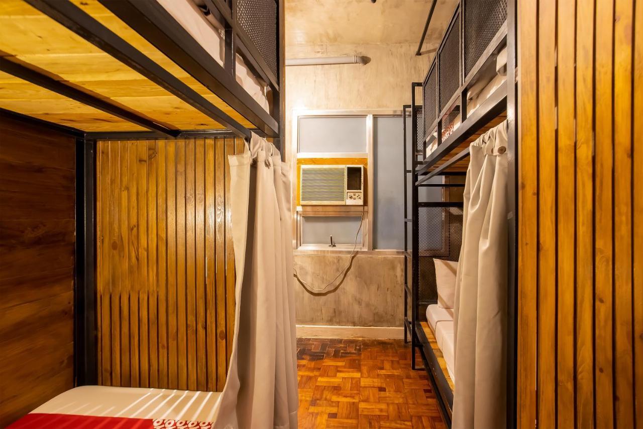 Oyo 821 Connector Hostel Макати Экстерьер фото