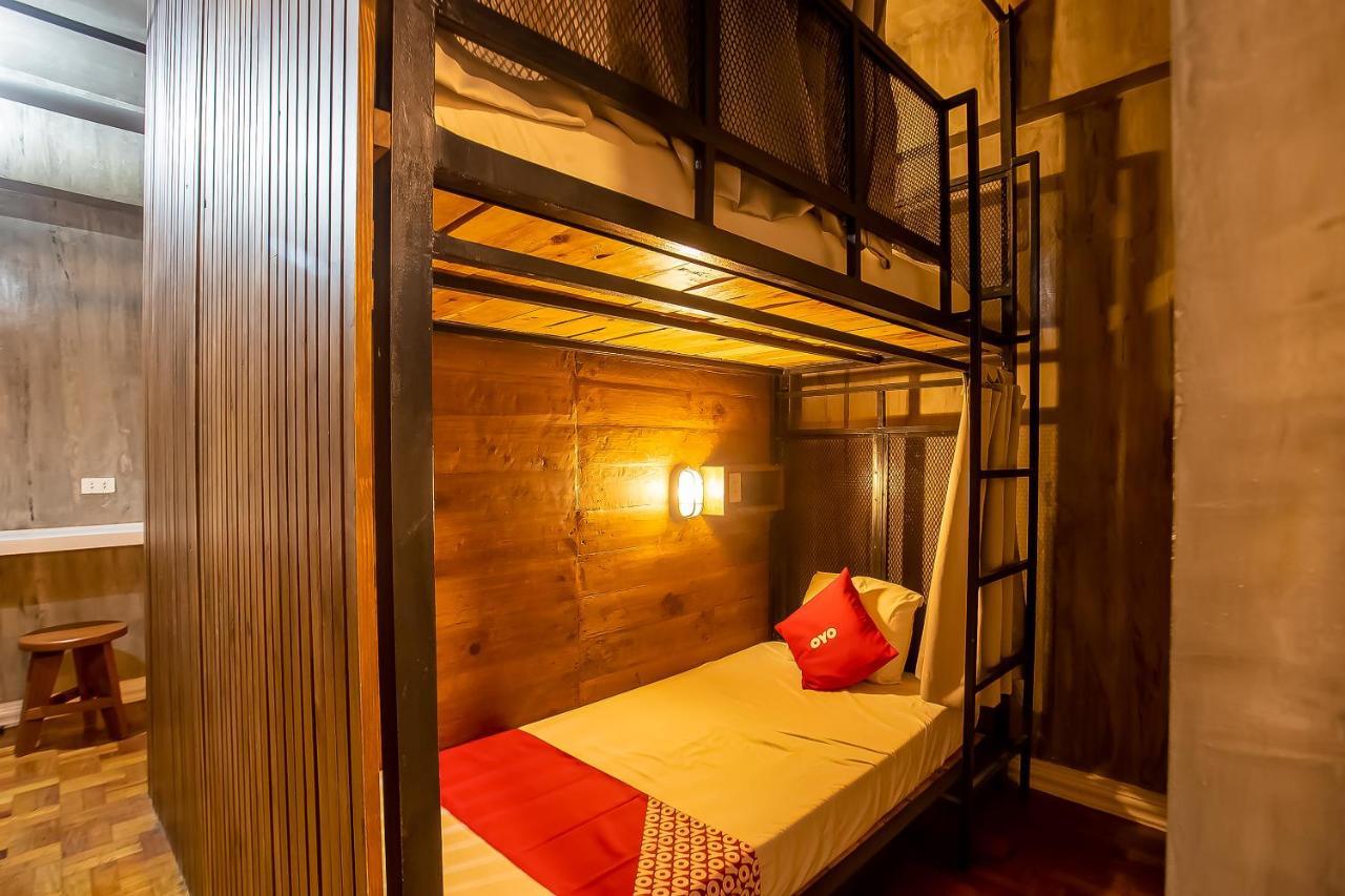 Oyo 821 Connector Hostel Макати Экстерьер фото
