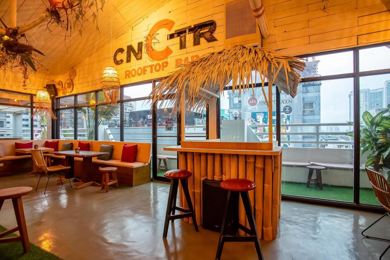 Oyo 821 Connector Hostel Макати Экстерьер фото