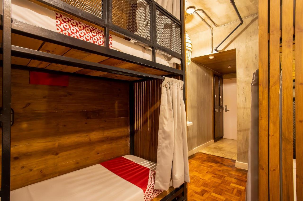 Oyo 821 Connector Hostel Макати Экстерьер фото